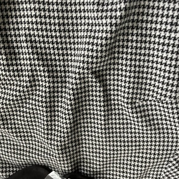 Forever 21 Peter Pan Collar Houndstooth Shift Dress - Picture 2 of 4